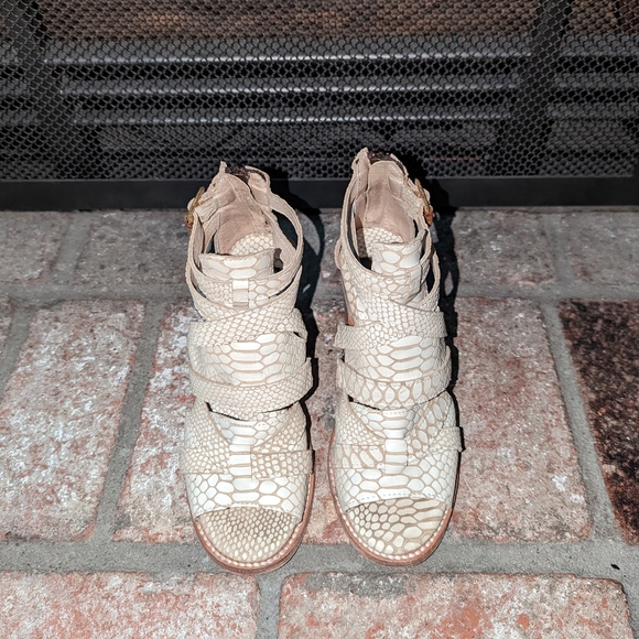 FreeBird CLAW White Snake Sandals size 6 - Picture 7 of 15